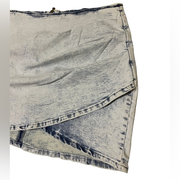 Acid Wash Denim Tulip Skirt - Picture 5 of 7